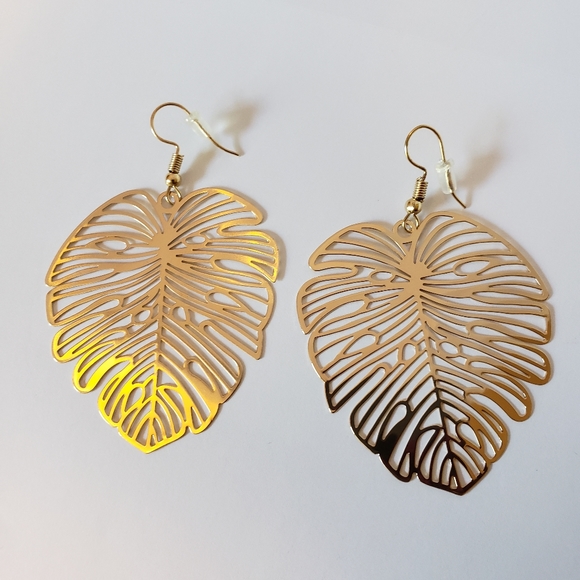 Gold leaf earrings - Picture 7 of 7